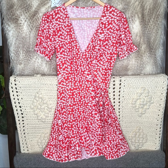 Red Floral V-Neck Wrap Dress - Picture 7 of 9